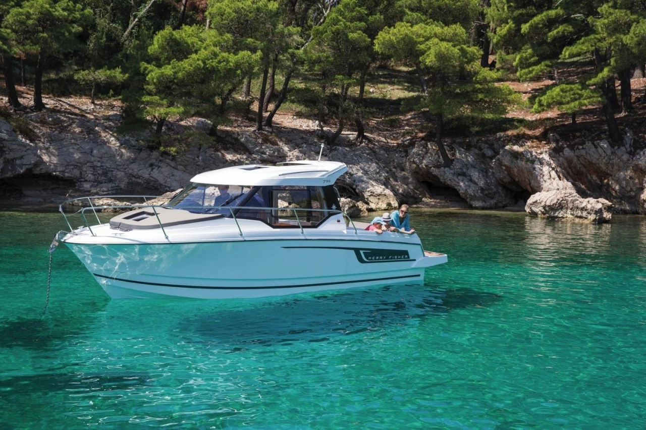 Phu Quoc Private Yacht Charter | Merry Fisher 795 - EM TRIP
