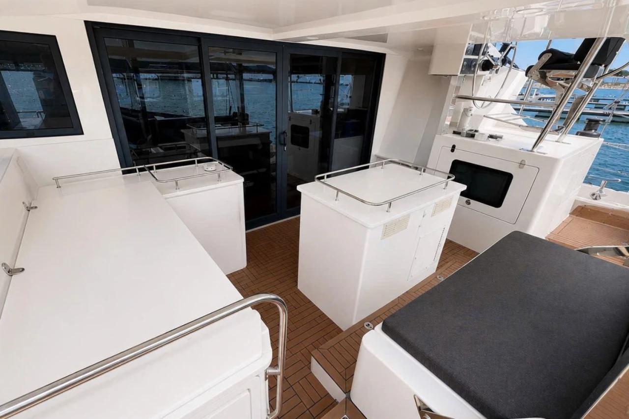 Sailing Yacht 1460 - Blue